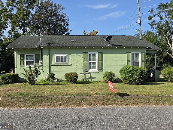 5th image of 713 Thompson St