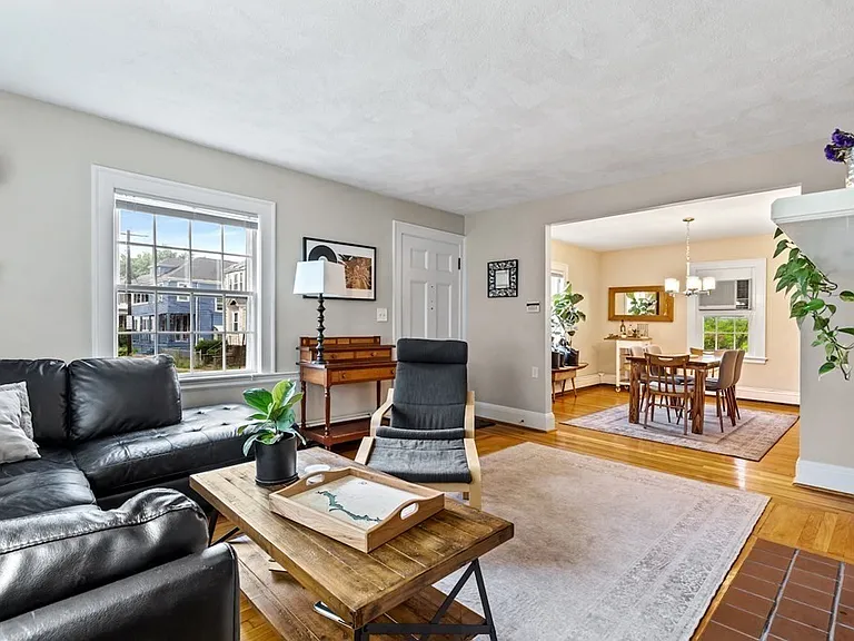 51 Fairlawn St #51 — Photo 4