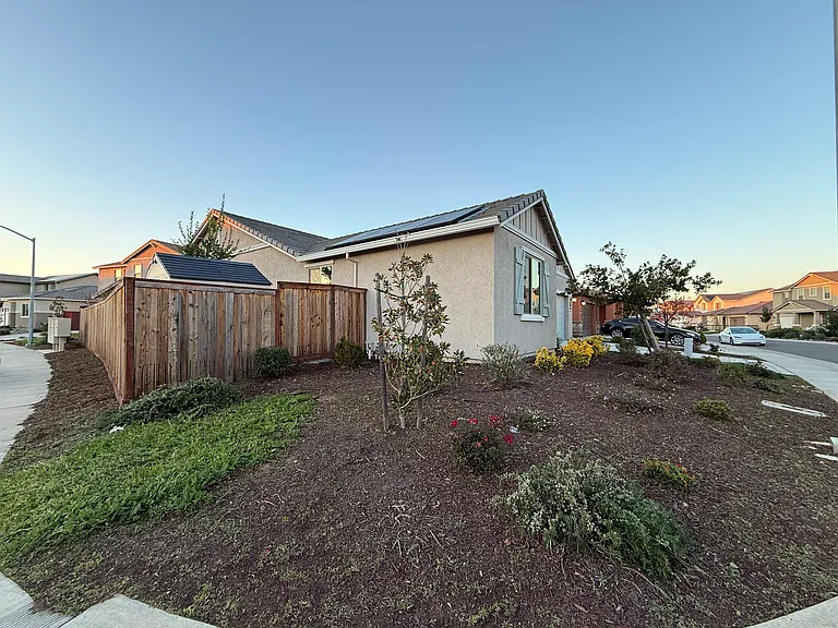 12920 Knightsbrook Ave — Photo 52