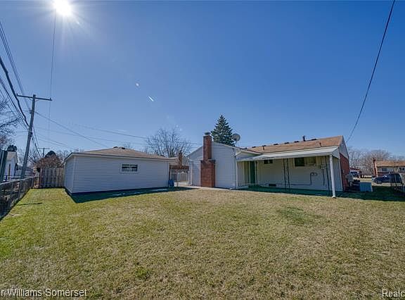 5th image of 34356 Whittaker St