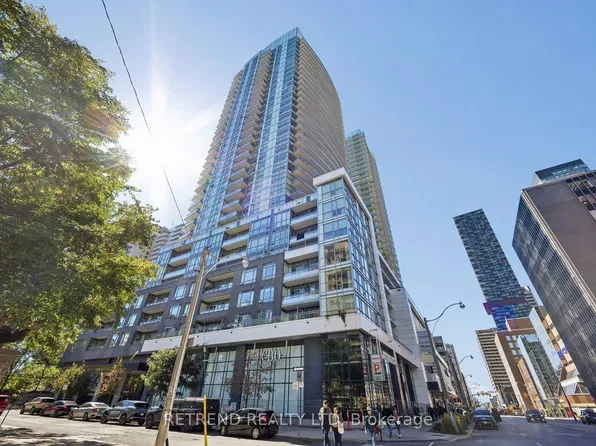 98 Lillian St #214, Toronto, ON M4S 0A5