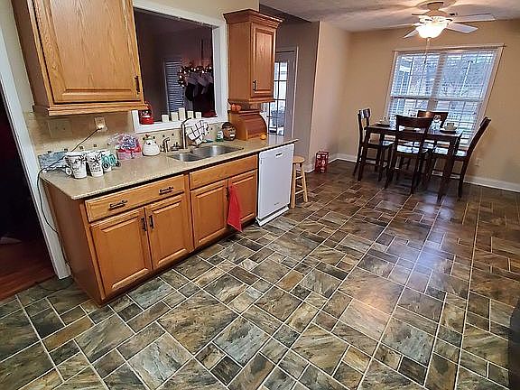 4th image of 147 Richmond Dr