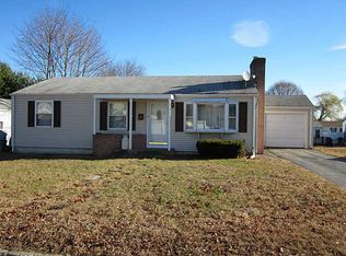 5 Crest Dr, Lincoln, RI 02865
