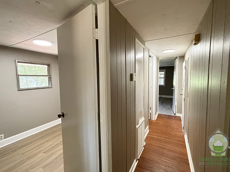 217 Robin Hood Rd — Photo 8