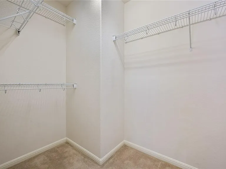 3800 Vonnegut Ct — Photo 20