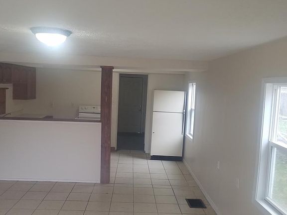 3rd image of 1152 E McKinley Ave