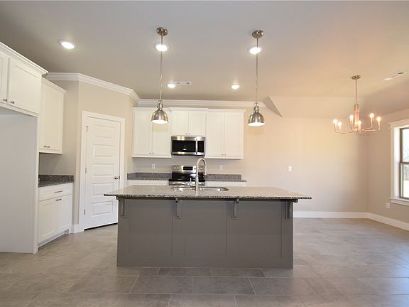 5th image of 21 Lockhart Dr