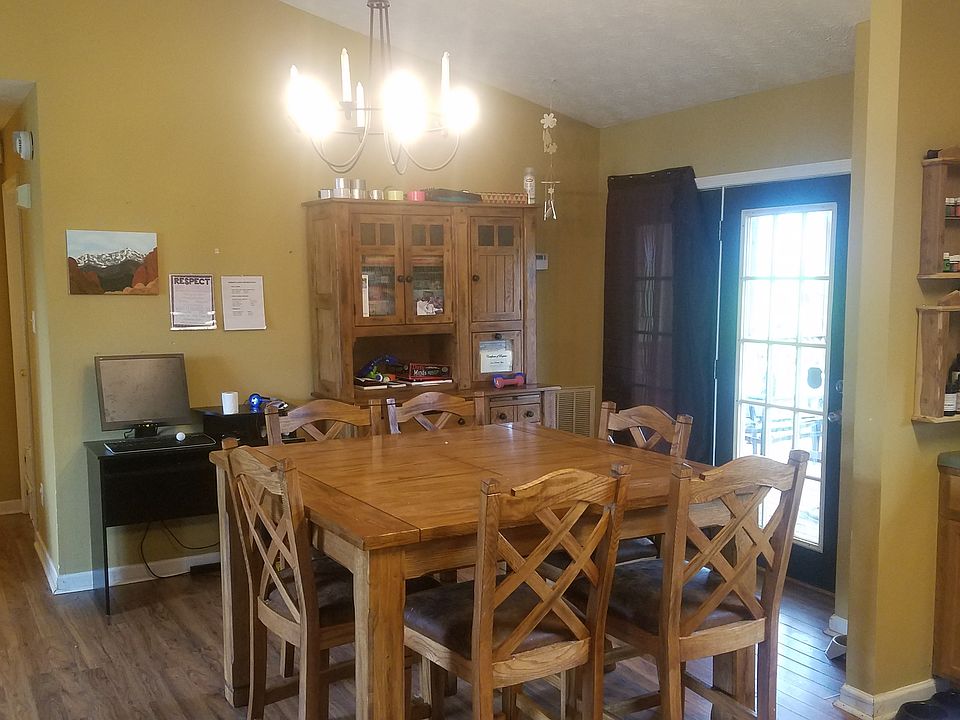 1st image of 4715 Country Ln
