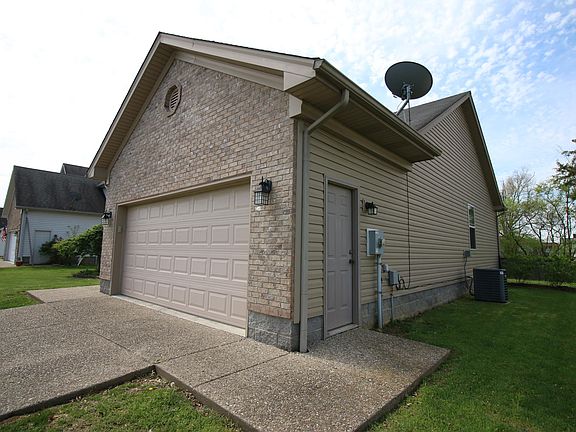 4th image of 221 Mud Hen Dr
