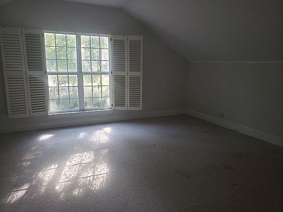 4th image of 35 W Lake Dr