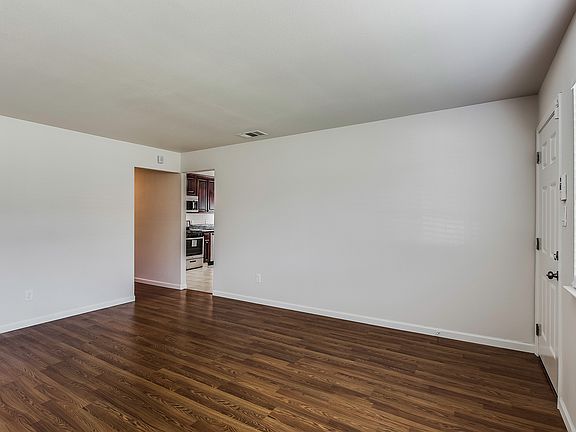 3rd image of 1141 North Ave