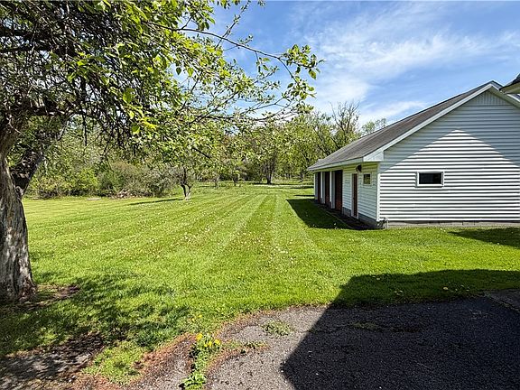 5th image of 6995 Coleman Mills Rd