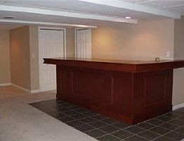 Full Wet Bar