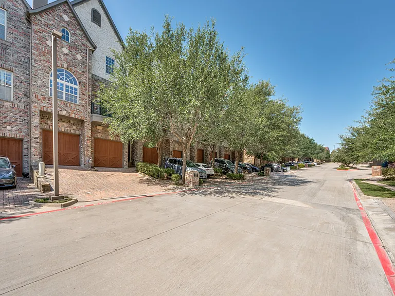 736 Rockingham Dr — Photo 23