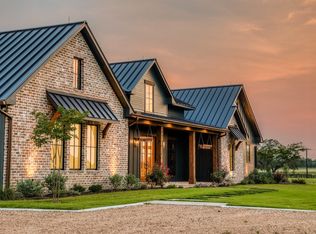 104 Hartfield Hill Ln, Round Top, TX 78954