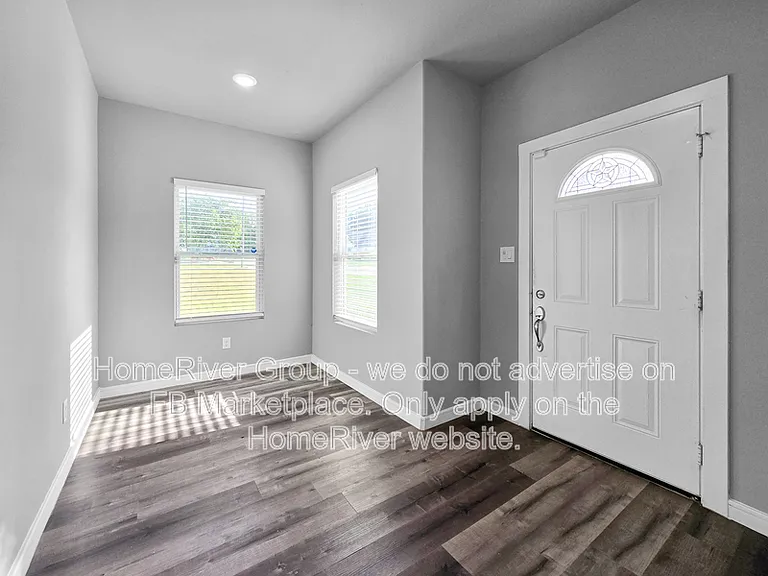 1429 Missouri Ave — Photo 6
