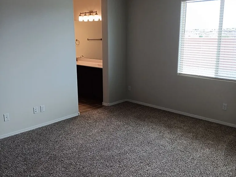2327 Berkeley Ave — Photo 13