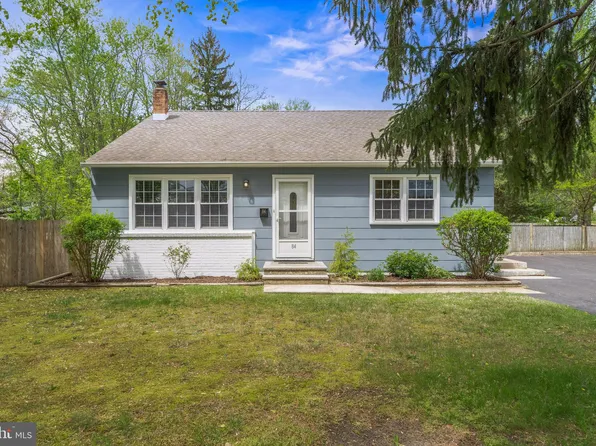 84 Walnut St, Mount Holly, NJ 08060
