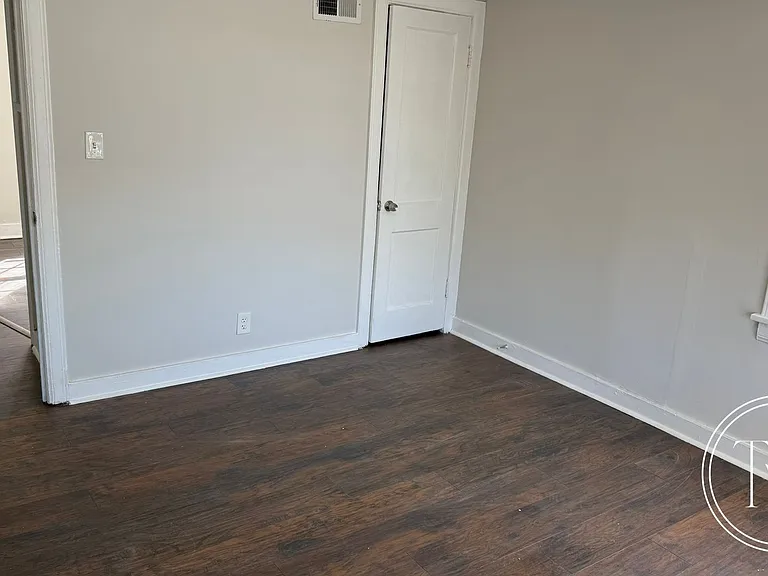 3706 Montgomery St — Photo 4