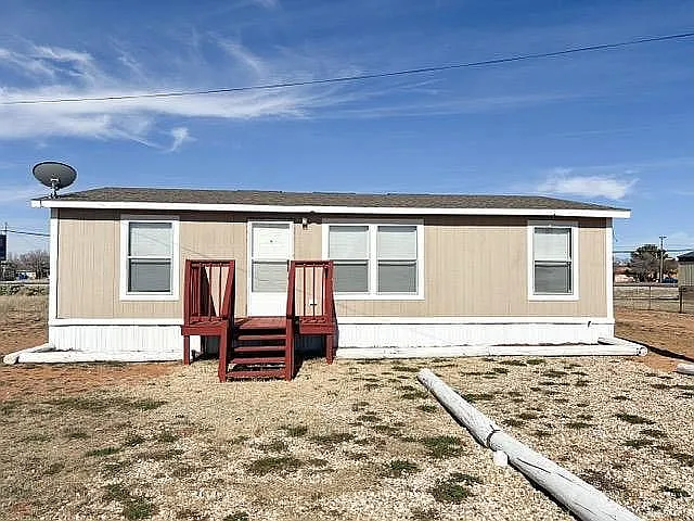 132 Railroad Ave — Photo 2