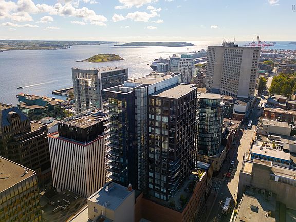 2nd image of 1650 Granville St #2002