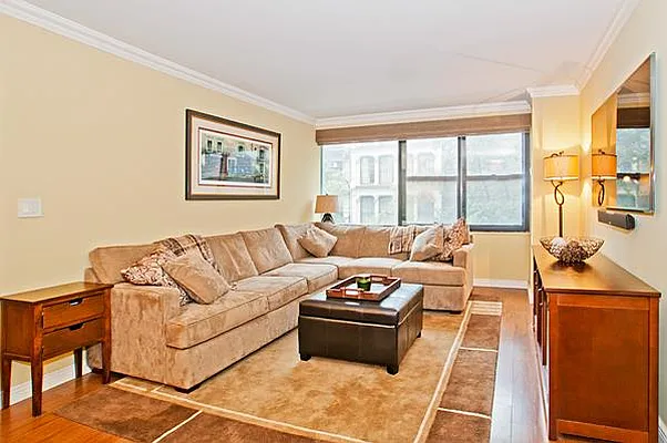 Sold by R New York | media 3