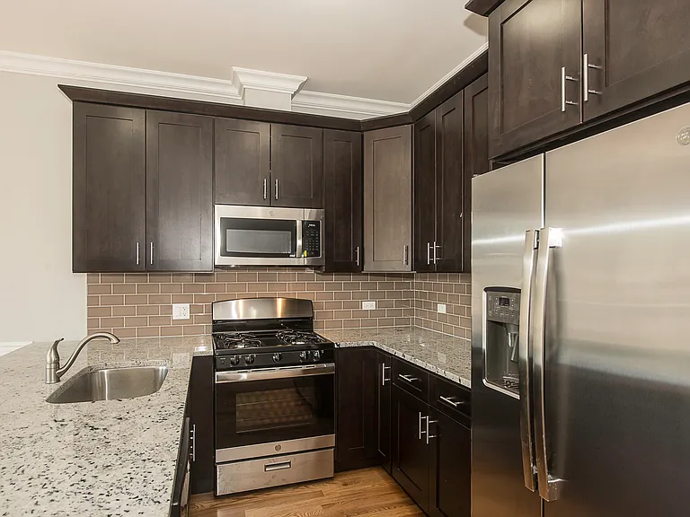 2346 W Grand Ave #1S — Photo 4