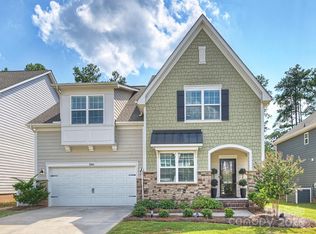 2004 Whipcord Dr, Waxhaw, NC 28173