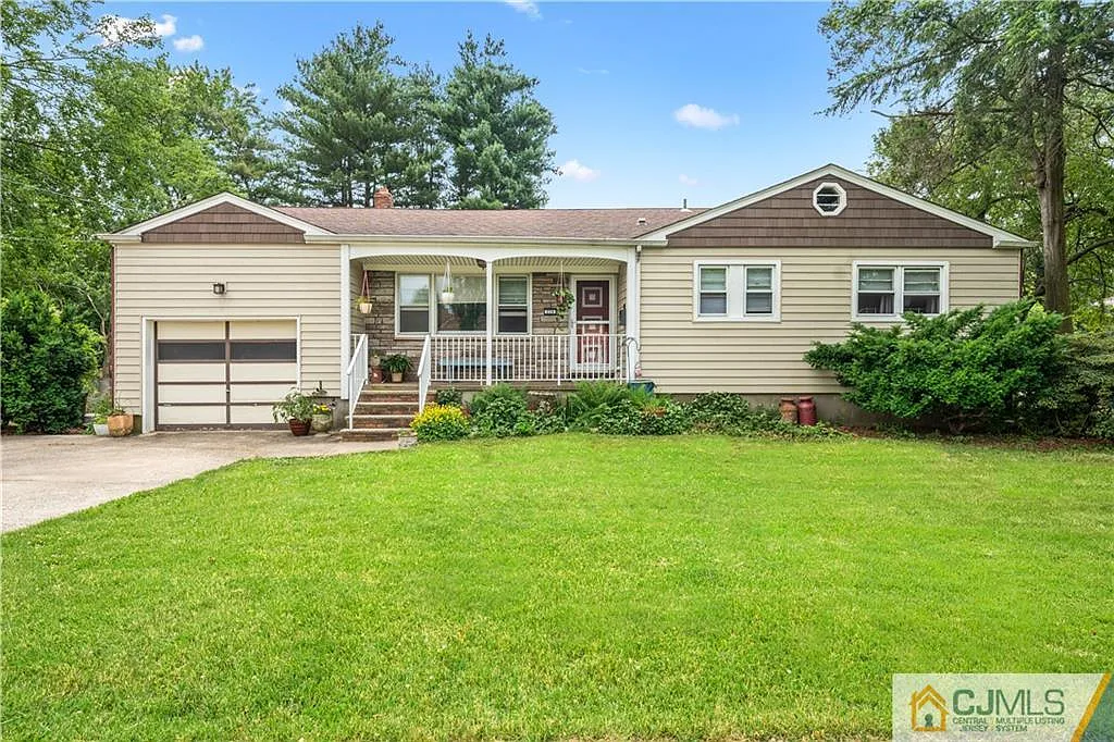 226 Merchants Ave photo 1