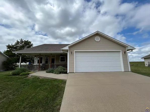 1913 Antler Rdg, Emporia, KS 66801