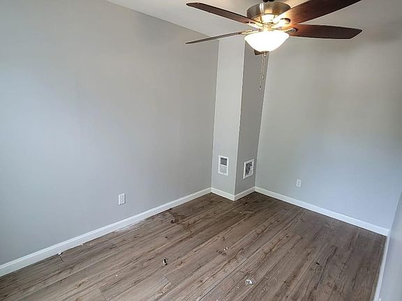 3rd image of 1509 Regina St