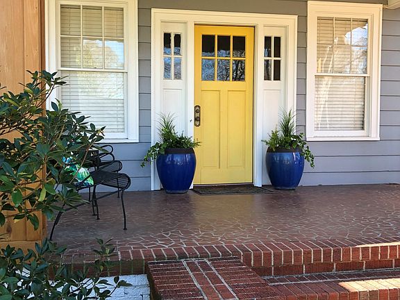 3rd image of 210 Tindal Ave