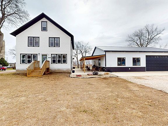 4th image of 205 E 2nd St