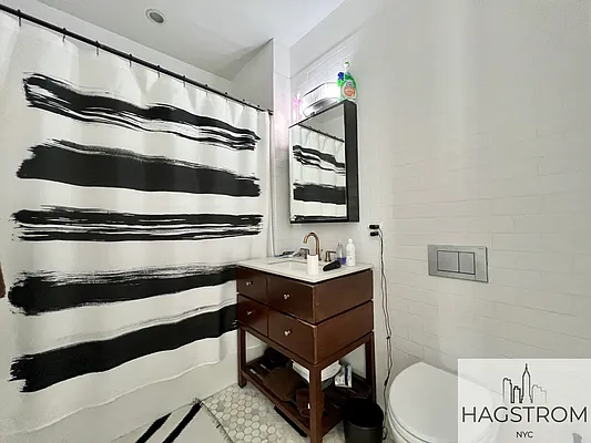 Rented by Hagstrom Management Inc | media 80