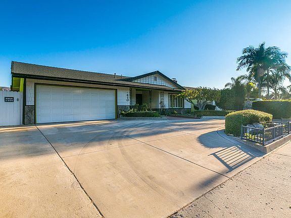 3rd image of 410 W Santa Paula St