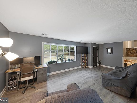 4th image of 424 Tonys Rd