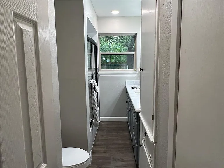 1811 Erwin Pl — Photo 9
