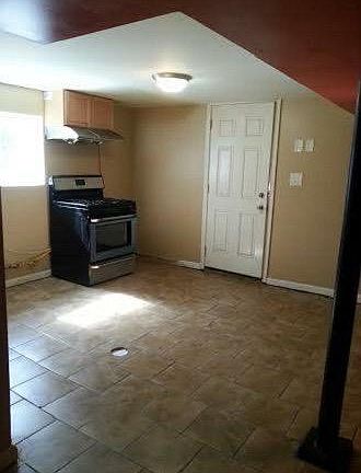 4th image of 6428 N Oakley Ave