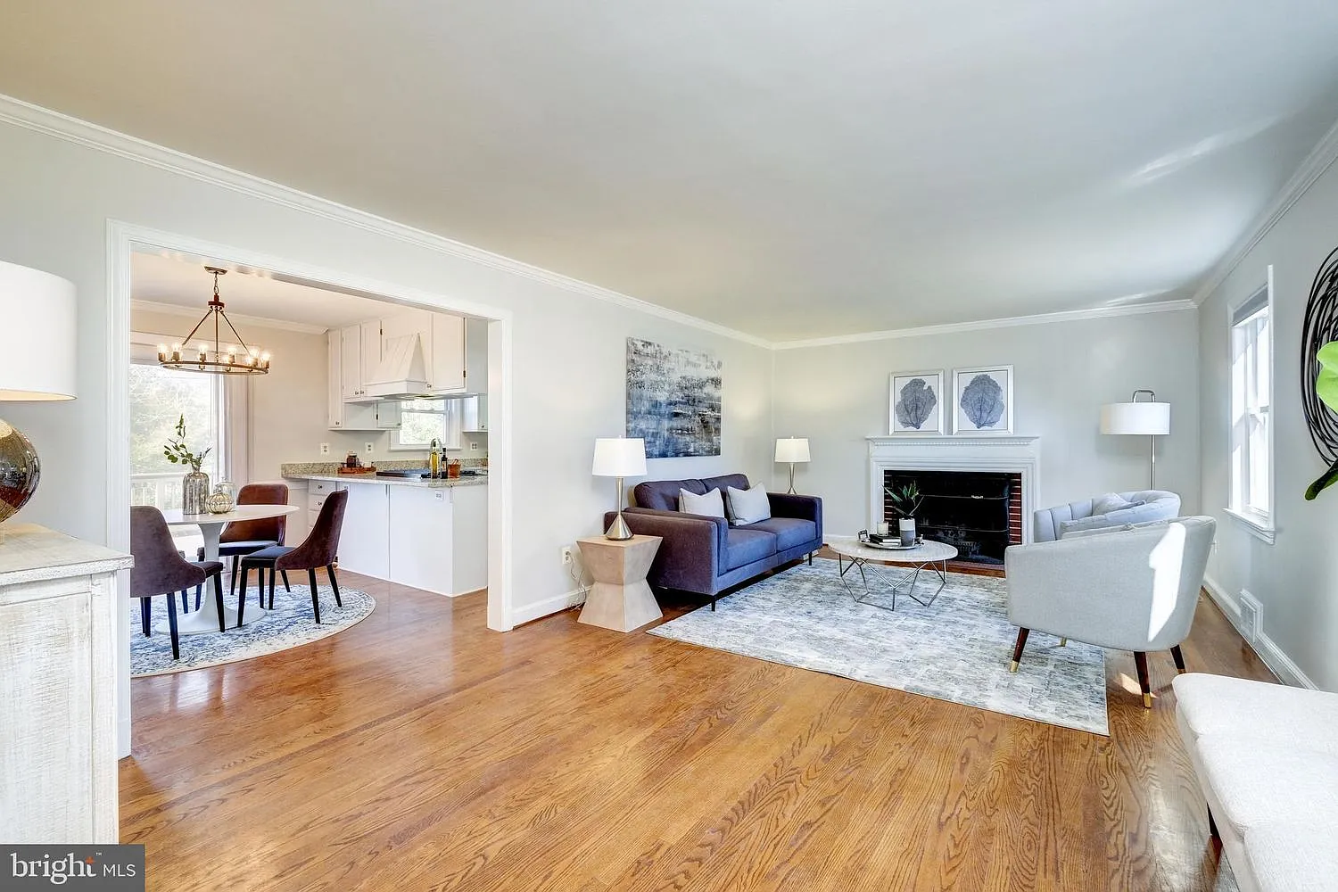 3 bed, 2010 sqft, $5,000 — Photo 3