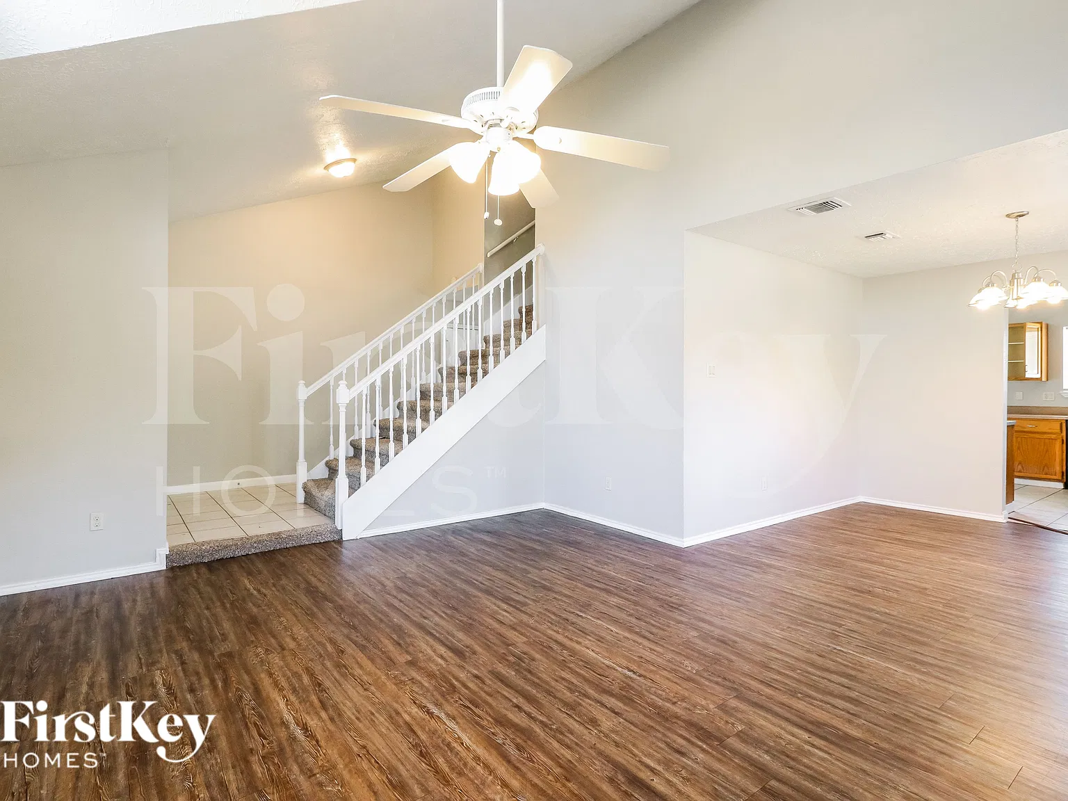 4 bed, 2.5 bath, 2408 sqft, $1,930 — Photo 3