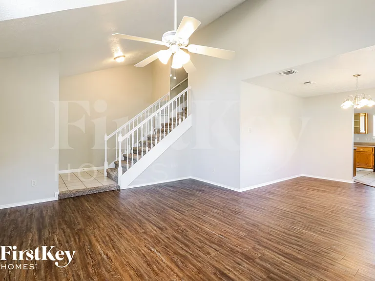 7447 Woodland West Dr — Photo 3