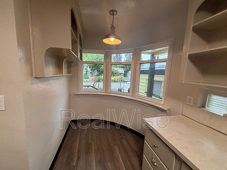 364 W Selmar Ct — Photo 6