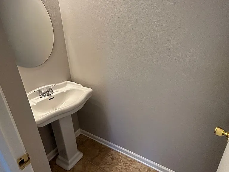 2387 Bridlewood Dr — Photo 7