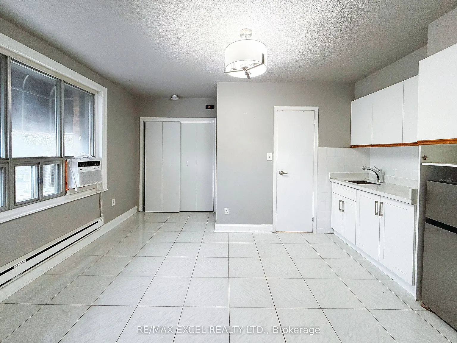 Studio, $1,400 — Photo 2