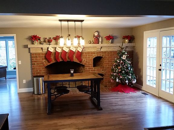5th image of 8475 Country St NW