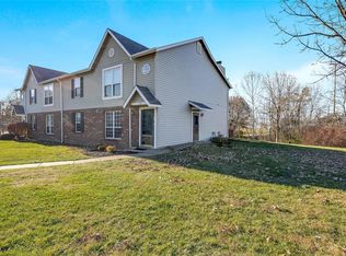 104 Country Trace Ct #1B, Saint Charles, MO 63304