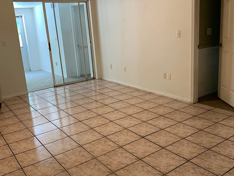 1044 Henson Ct — Photo 13