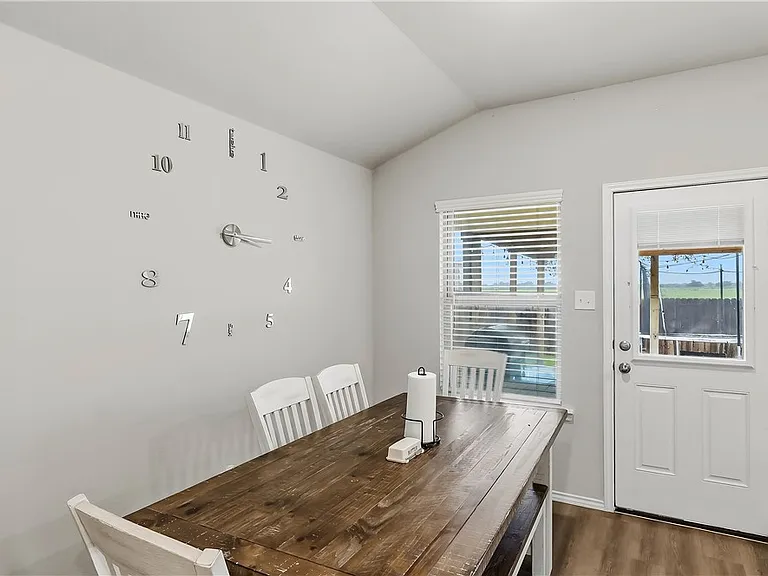 2506 River Way Dr — Photo 6