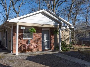 402 Hiawassee Ave, Black Mountain, NC 28711
