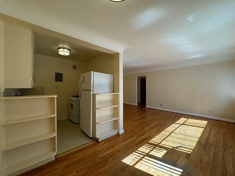 Sherman Arms Apartments — Photo 10